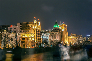### Nostalgia for the Good Old Days： Nighttime Experience in Old Shanghai